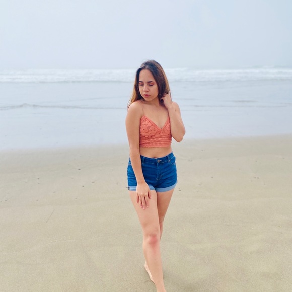 Meet your Posher, Cindy - Picture 1 of 1